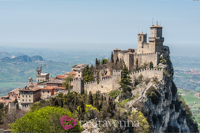 chauffeur-driven sedan rental lake garda